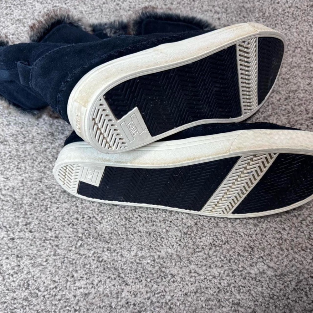Toms Black Faux-Fur-Lined Boots - Picture 6 of 8